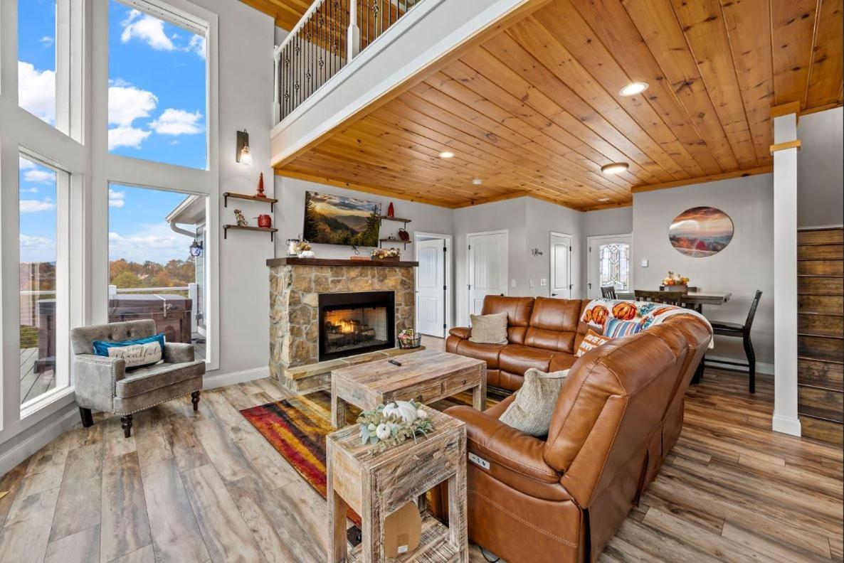 Starline Lodge - New Lux Cabin - Amazing Views, Hot Tub, Grill! Sevierville Exterior photo
