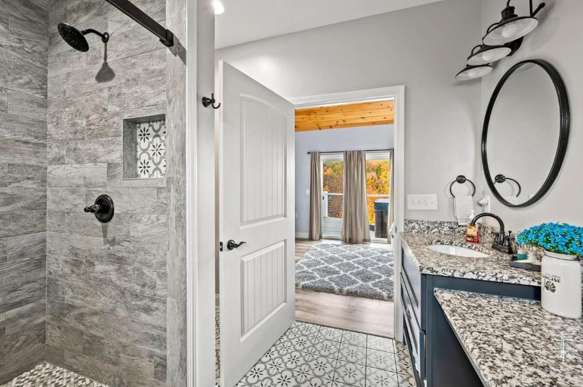Starline Lodge - New Lux Cabin - Amazing Views, Hot Tub, Grill! Sevierville Exterior photo