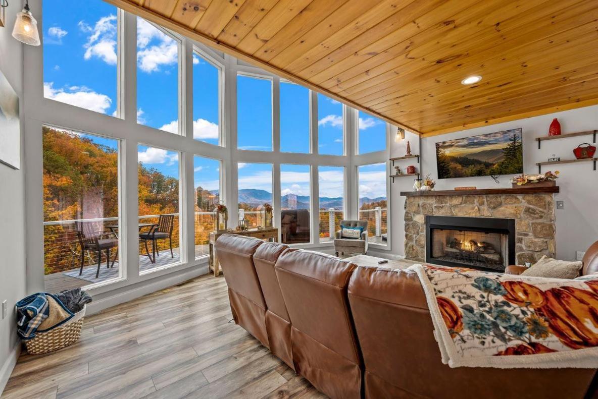 Starline Lodge - New Lux Cabin - Amazing Views, Hot Tub, Grill! Sevierville Exterior photo