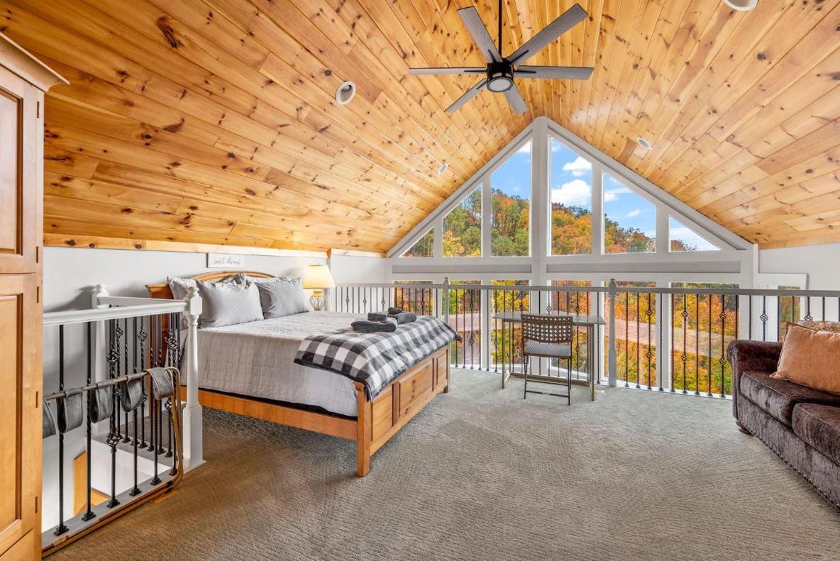 Starline Lodge - New Lux Cabin - Amazing Views, Hot Tub, Grill! Sevierville Exterior photo